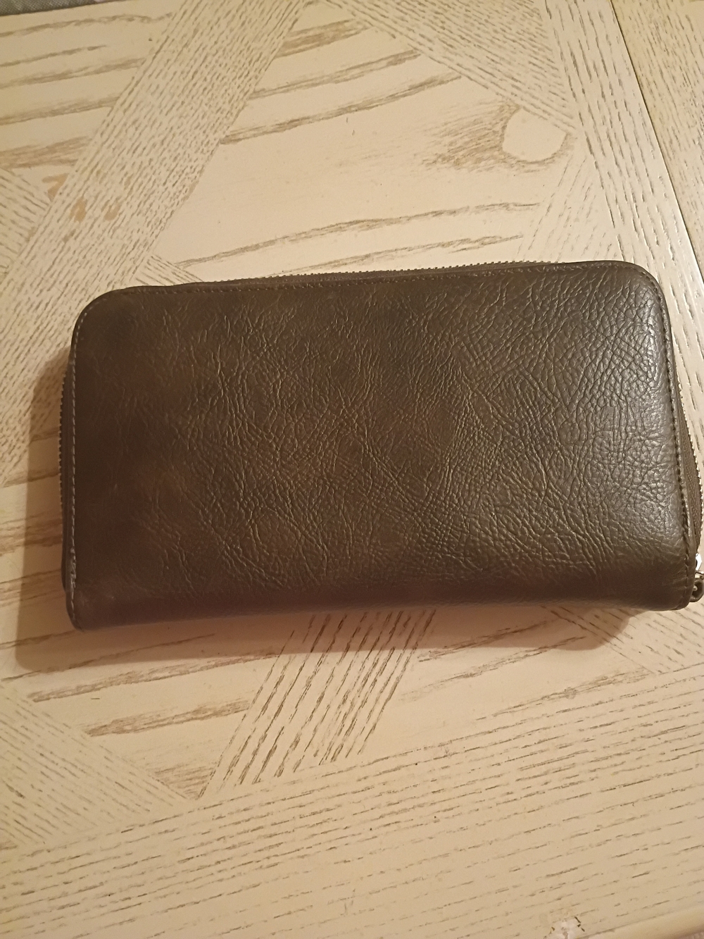New Very Nice!! Zip-Around Women's Wallet in Dark Brown Leatherette
